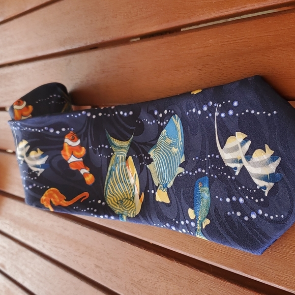 Mens Tie - Picture 2 of 3